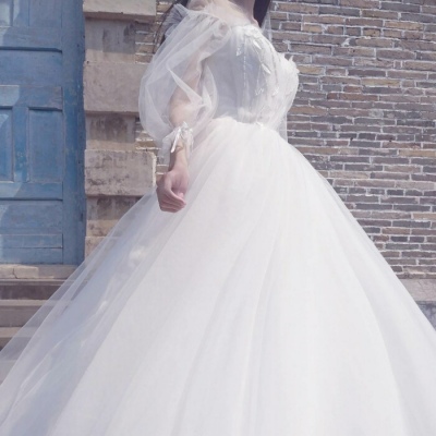 97年多兰2.1亿收购尼克斯